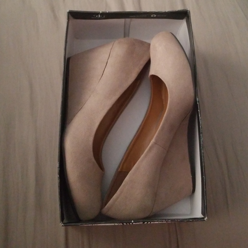 Taupe Wedge Pump